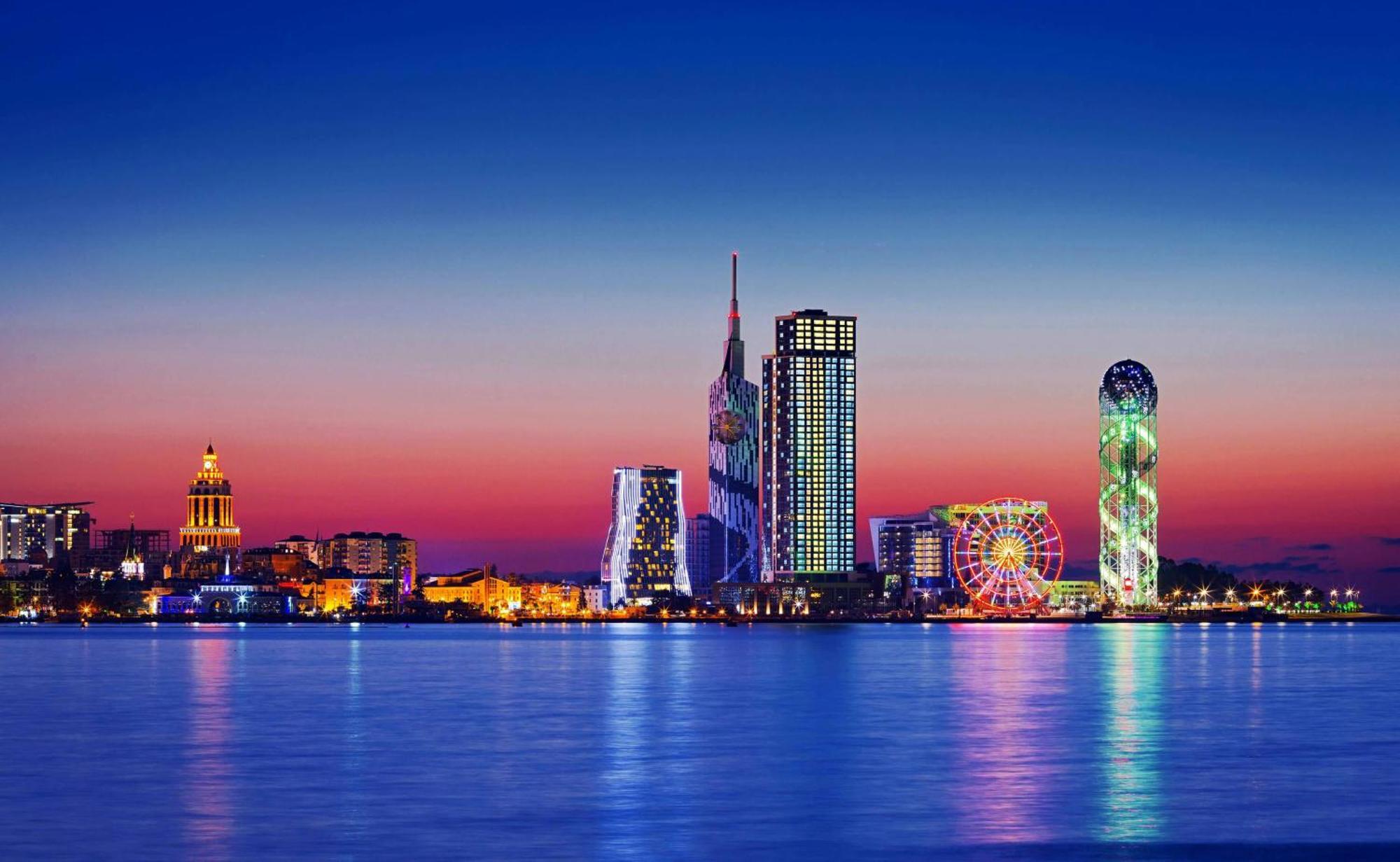 Hotel Monarch Batumi Exterior foto
